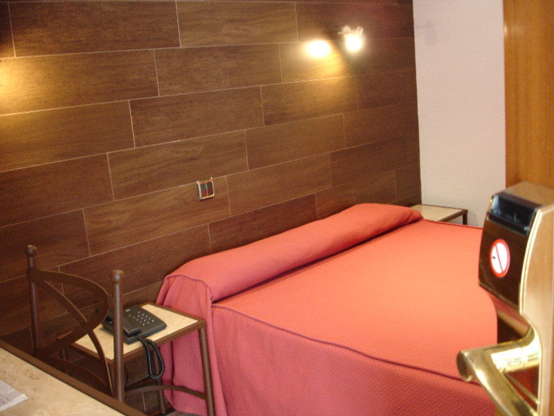 Hostal Sol Toledo Kültér fotó